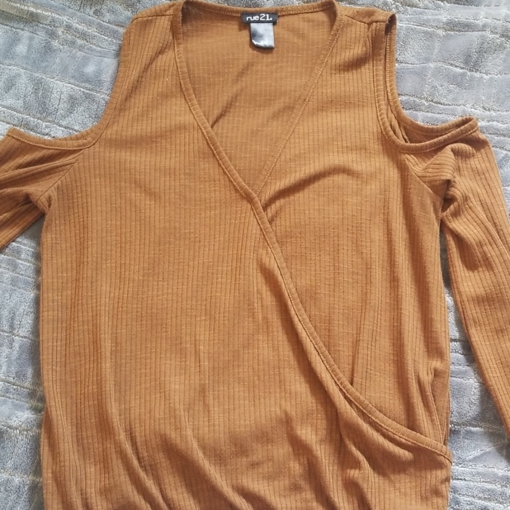 Rue 21 top